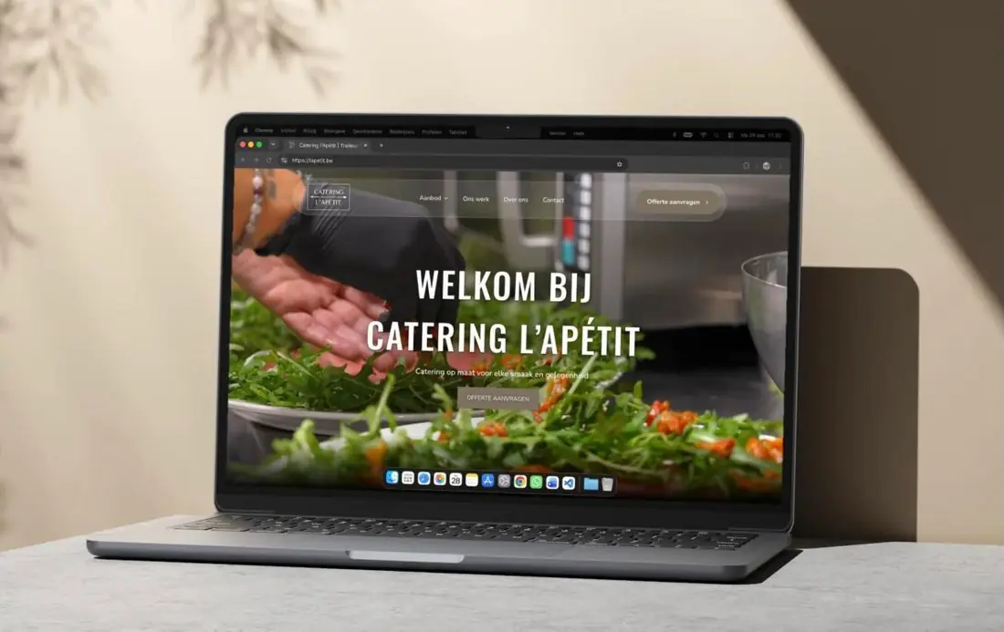 Website van Catering l'Apétit op een laptop